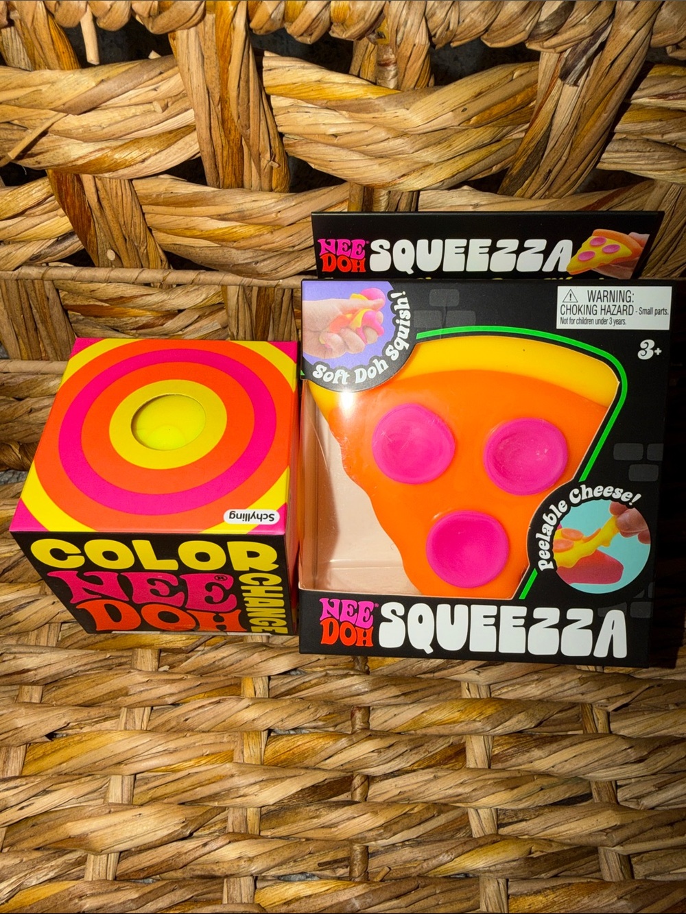NeeDoh Squeezza Pizza & Yellow Color Change Bundle
